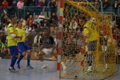 Lotto Bayern Hallencup - Saison 2024/25 - Finale - FC Fatih - TSV Forstenried - Akif Abasikeles schwarz Fatih mit dem 1:0 Führungstreffer - jubel - Ivan Horban #11 Forstenried - XXXXX - Foto: Meyer Jürgen