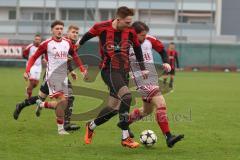 Kreisklasse - Saison 2025/26- Türk SV Ingolstadt - SC Steinberg-  - Tobias Schels rot Steinberg  - Anil Kayrancioglu weiss Türkisch - Foto: Meyer Jürgen