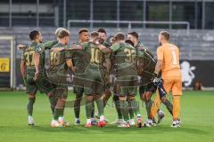 3. Liga; SV Sandhausen - FC Ingolstadt 04; vor dem Spiel Teambesprechung Torwart Marius Funk (1, FCI) Marcel Costly (22, FCI) Lukas Fröde (34, FCI) Niclas Dühring (18, FCI) Pascal Testroet (37, FCI) Simon Lorenz (32, FCI) Max Dittgen (10, FCI) Ryan Malone