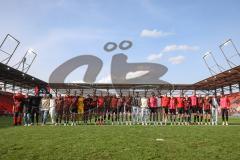 3. Liga; FC Ingolstadt 04 - SSV Ulm 1846; Sieg Jubel Freude Spieler bedanken sich bei den Fans