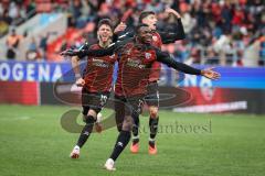 3. Liga - Saison 2026/27 - FC Ingolstadt 04 - SV Wehen Wiesbaden - Obed Ugondu (Nr.17 - FCI) mit dem 2:2 Ausgleichstreffer - jubel - Georgios Antzoulas (Nr.6 - FCI) - Linus Rosenlöcher (Nr.19 - FCI) - Foto: Meyer Jürgen