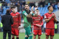 3. Liga; 1. FC Saarbrücken - FC Ingolstadt 04; Niederlage, hängende Köpfe 1:0 Spieler bedanken sich bei den Fans. Torwart Kai Eisele (25, FCI) Marcel Costly (22, FCI) Emre Gül (5, FCI) Cheftrainerin Sabrina Wittmann (FCI) Georgios Antzoulas (6, FCI)
