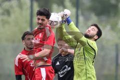 Kreisliga - Saison 2025/26- TSV Ingolstadt Nord - Türk SV Ingolstadt - Umut Yürükal rot Türkisch - Ali Gündokan TW Ing Nord - Foto: Meyer Jürgen