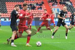 3. Liga; FC Ingolstadt 04 - TSV Havelse; Zweikampf Kampf um den Ball Julian Kügel (29, FCI) Belkahia Semi (6 TSV)