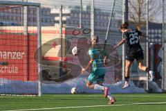2. Bundesliga Frauen - Saison 2025/26 - FC Ingolstadt 04 Frauen - VFR SW Warbeyen  - Annika Kömm (Nr.25 - FC Ingolstadt Frauen I) mit einer Torchance - Hoevers Isa grün Warbeyen - Foto: Meyer Jürgen
