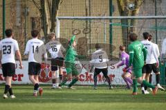 Bezirksliga - Saison 2025/26 - FC Gerolfing - SpVgg Altenerding - Max Seitle (Nr.6 - FC Gerolfing) mit einer Torchance - enttäuscht - Lukas Loher TW Altenerding - Foto: Meyer Jürgen