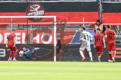 3. Liga; FC Ingolstadt 04 - SSV Ulm; Torwart Kai Eisele (25, FCI) rettet Dajaku Leon (43 Ulm) Simon Lorenz (32, FCI)