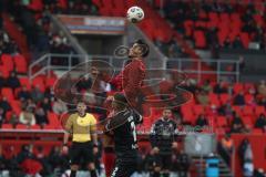 3. Liga - Saison 2025/26 - FC Ingolstadt 04 - Rot-Weiss Essen - Michael  Kosta (Nr.2 - Rot-Weiss Essen) - Carlsen Frederic Bennedsgaard (Nr.8 - FC Ingolstadt 04) - Foto: Meyer Jürgen