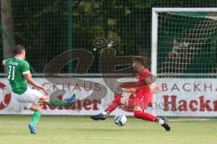 Bezirksliga - Saison 2024/25 - FC Gerolfing - TSV Rohrbach - Leo Zänger (Nr.11 - FC Gerolfing) mit einer Torchance - Marco Ziegelmeier Torwart Rohrbach - Foto: Meyer Jürgen