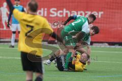 AUDI Amateuercup - Saison 2024/25 - TSV Lichtenau - FC Geisenfeld - Christian Feil grün links Geisenfeld - Deniz Hadzic gelb Lichtenau - Manuel Obermeier grün rechts Geisenfeld - Foto: Meyer Jürgen