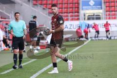 3. Liga; FC Ingolstadt 04 - Hallescher FC; Einwurf Ryan Malone (16, FCI)