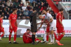 3. Liga - Saison 2024/25 - FC Ingolstadt 04 - SpVgg Unterhaching - Gelbe Karte für Lukas Fröde (Nr.34 - FCI) - XXXXX - Foto: Meyer Jürgen