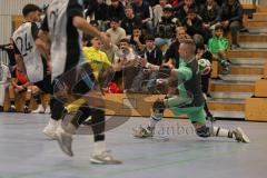 Lotto Bayern Hallencup - Saison 2024/25 - FC Hitzhofen/Oberzell - TSV Ober./Unterhaunstadt- Mchael Kraft gelb Hitzhofen  - Martin Krumpietz TW Ober/Unterhaunstadt Foto: Meyer Jürgen