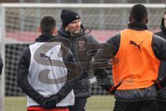 3. Liga; FC Ingolstadt 04 - Neuer Trainer Cheftrainer Guerino Capretti (FCI), erstes Training Felix Keidel (43, FCI) Moussa Doumbouya (27, FCI)