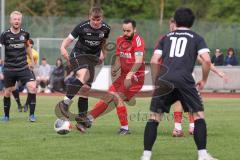 Bezirksliga - Saison 2025/26 - FC Fatih Ingolstadt - TSV Rohrbach - Nico Elfinger schwarz Rohrbach - Faruc Rencber rot Fatih - Foto: Meyer Jürgen