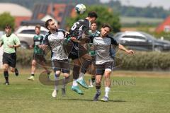 Bezirksliga - Saison 2025/26- TSV Gaimersheim - TSV Ober./Unterh.stadt - Domenic Raimann (Nr.26 - TSV Gaimersheim) - David Polster links grau Ober/. Unterh.stadt Amadeus Taubert grau Ober/. Unterh.stadt rechts- Foto: Meyer Jürgen
