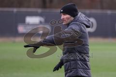 3. Liga; FC Ingolstadt 04 - Neuer Trainer Cheftrainer Guerino Capretti (FCI), erstes Training gibt Anweisungen