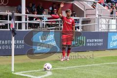 3. Liga - Saison 2025/26 - FC Ingolstadt 04 - Jahn Regensburg - Yann Sturm (Nr.7 - FC Ingolstadt 04) beim Eckball - XXXXX - Foto: Meyer Jürgen