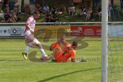Verbands Pokal- Saison 2025/26 - TV Münchsmünster - SpVgg Ansbach - Florian Wagner Torwart M´münster  - Patrick Kroiß rosa Ansbach - Foto: Meyer Jürgen