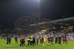 3. Liga; TSV 1860 München - FC Ingolstadt 04; Spieler bedanken sich bei den Fans, 1:1 Unentschieden Remis