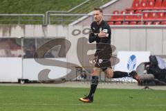 3. Liga; FSV Zwickau - FC Ingolstadt 04; Tobias Schröck (21, FCI) kommt aufs Feld bekommt die Kapitänsbinde