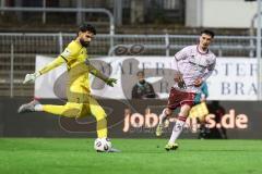 3. Liga; FC Viktoria Köln - FC Ingolstadt 04; Davide Sekulovic (33, FCI) Torchance verpasst Torwart Dudu (1 VK)