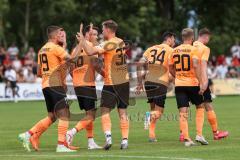 Toto-Pokal; SV Manching - FC Ingolstadt 04; Tor Jubel Treffer Ryan Malone (16, FCI) mit Mladen Cvjetinovic (19, FCI) Simon Lorenz (32, FCI) Lukas Fröde (34, FCI) Yannick Deichmann (20, FCI)