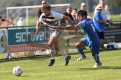 Kreisliga- Saison 2024/25- SV Hundszell - SV Kasing -  - Jan Witek weiss Kasing - Luca Kammerer blau Hundszell - Foto: Meyer Jürgen