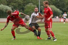 Bezirksliga - Saison 2024/25 - Marvin Haug links rot Attaching - Emre Arik (Nr.31 - FC Fatih) - Maximilian Tessner rot rechts Attaching -  Foto: Meyer Jürgen