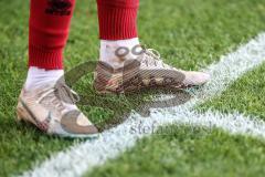 3. Liga; FC Ingolstadt 04 - SV Wehen Wiesbaden; Fussballschuhe Linie