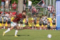 Toto-Pokal; Finale; FV Illertissen - FC Ingolstadt 04; Jeroen Krupa (48, FCI) vergibt den letzten Elfmeter, Torwart Thiel Felix (1 FVI) hält und Illertissen wird Toto Pokal Sieger