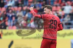 3. Liga; FC Ingolstadt 04 - SV Waldhof Mannheim; bedankt sich Daumen hoch Julian Kügel (29, FCI)