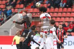 3. Liga; FC Ingolstadt 04 - VfB Stuttgart II; Kopfball Sebastian Grönning (11, FCI) Chase Anrie (5 VFB) Nothnagel Dominik (29 VFB) Deniz Zeitler (38, FCI)