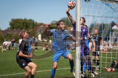 Kreisliga - Saison 2026/27 - SV Hundszell - SV Menning - Lukas Conradi blau Hundszell - Marc Zimmer TW Menning - Foto: Meyer Jürgen