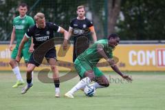 Bezirksliga - Saison 2025/26 - FC Gerolfing - VFR Garching - Staas Miitko schwarz Garching - Mamadou Diallo grün Gerolfing - Foto: Meyer Jürgen