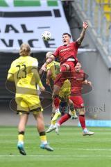 3. Liga; Alemannia Aachen - FC Ingolstadt 04; Zweikampf Kampf um den Ball Jonas Scholz (15, FCI) Castelle Niklas (44 AA)