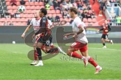 3. Liga; FC Ingolstadt 04 - Rot-Weiss Essen; Torchance verpasst Nishan Velupilay (28 FCI) Hüning Ben (15 RWE) Hofmann Jannik (37 RWE)