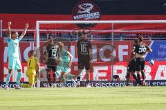 3. Liga; FC Ingolstadt 04 - TSV 1860 München; Tor Jubel Treffer 0:1 Torwart Marius Funk (1, FCI) Lang Niklas (3 TSV) Mladen Cvjetinovic (19, FCI) Verlaat Jesper (4 TSV) Ryan Malone (16, FCI) David Kopacz (29, FCI) Leon Guwara (6, FCI)