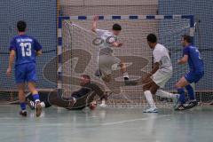 Hallenturnier Ingolstadt Nord - Saison 2024/25 - SV Pulling - SV Oberstimm - Tomas Ruhland Torwart Oberstimm - Moritz Stahl grau Pulling - Foto: Meyer Jürgen
