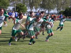 Relegation - Saison 2025/26 - SV Karlskron - FC Geisenfeld - Das Spiel ist aus - Geisenfeld steigt auf - jubel- Foto: Meyer Jürgen
