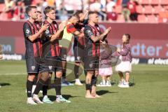 3. Liga; FC Ingolstadt 04 - Rot-Weiss Essen; Spieler bedanken sich bei den Fans Max Besuschkow (17, FCI) Simon Lorenz (32, FCI) Max Dittgen (10, FCI)