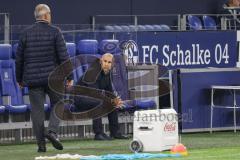2.BL; FC Schalke 04 - FC Ingolstadt 04; Vorsitzender des Vorstandes Peter Jackwerth (FCI) und Geschäftsführer Manuel Sternisa (FCI) vor dem Spiel