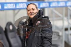 3. Liga; SV Wehen Wiesbaden - FC Ingolstadt 04; gut gelaunt Cheftrainerin Sabrina Wittmann (FCI) vor dem Spiel