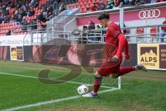 3. Liga - Saison 2025/26 - FC Ingolstadt 04 - Rot-Weiss Essen - Dennis Kaygin (Nr.10 - FC Ingolstadt 04) beim Eckball - XXXXX - Foto: Meyer Jürgen
