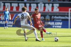 3. Liga; FC Ingolstadt 04 - SV Wehen Wiesbaden; Mads Borchers (9, FCI) Bogicevic Donny (8 SVWW) Zweikampf Kampf um den Ball