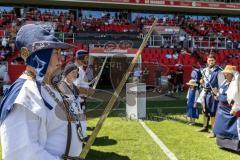 3. Liga; FC Ingolstadt 04 - Würzburger Kickers; vor dem Spiel Spalier die Ingolstädter Stadtwache