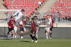 Testspiel; 1. FC Nürnberg - FC Ingolstadt 04 - Benjamin Kanuric (8, FCI) rettet vor Danilo Soares (3 FCN)