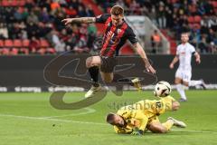 3. Liga; FC Ingolstadt 04 - VfL Osnabrück; Torchance verpasst Sebastian Grönning (11, FCI) Torwart Jonsson Lukas (21 VFLO)