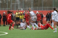 2. Bundesliga Frauen - Saison 2024/25 - FC Ingolstadt 04 Frauen - FC Bayern München - Nadja Burkhard (Nr.7 - FCI Frauen) - Hünten Greta rot München - Stefanie Reischmann (Nr.24 - FCI Frauen) - Rintzner Paula rot links München - Foto: Meyer Jürgen