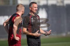 3. Liga - Saison 2026/27 - 1. Trainingseinheit mit Achim Beierlorzer - Cheftrainer Achim Beierlorzer (FCI) - Lars Lokotsch (Nr.13 - FCI) - Foto: Meyer Jürgen